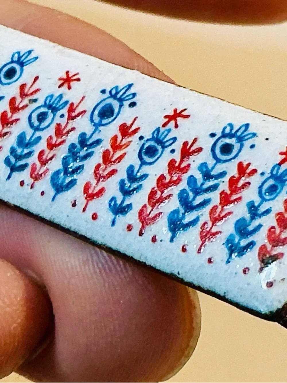VTG Copper Hand-Painted White Enamel Bar Brooch with Blue & Red Flowers C Clasp - Picture 4 of 9